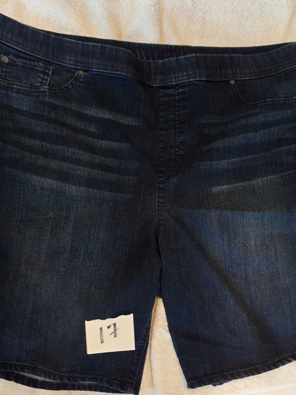 Terra & Sky 24W Pull-On Denim Bermuda Shorts Medium Wash Stretch 9" Inseam
